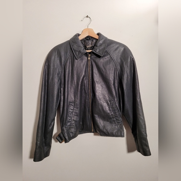 Danier polyurethane leather moto jacket with side belting and chain tag - Picture 1 of 8